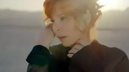 מיילן פרמר בקליפ לשיר "Lonely Lisa"