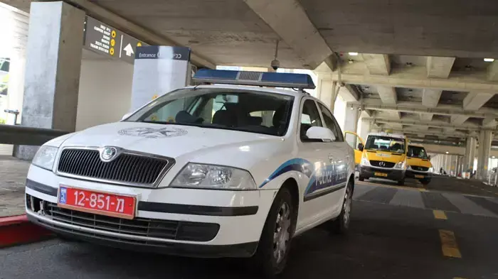 הערכות משטרתית בנמל תעופה בן גוריון לקראת מטס הפעילים הפרו פלסטינים, יולי 2011