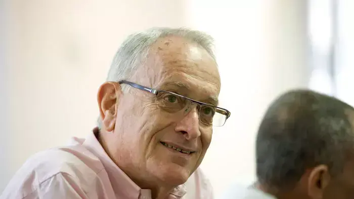 עמוס שוקן