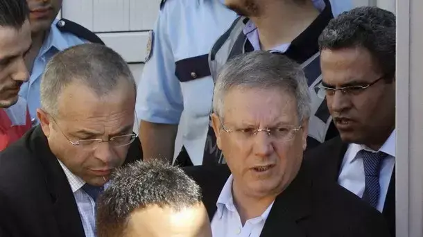 עזיז יילדרים יושב ראש פנרבחצ'ה (שני מימין) מובא לחקירה