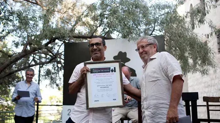המפיק חיים שריר עם הבמאי יוסי מדמוני