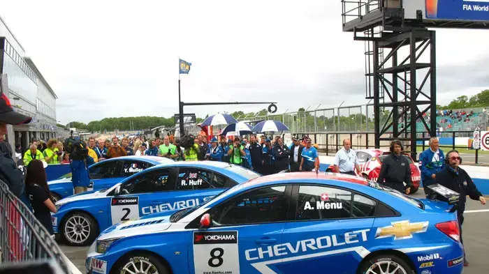 שברולט קרוז מירוץ WTCC דונינגטון 2011