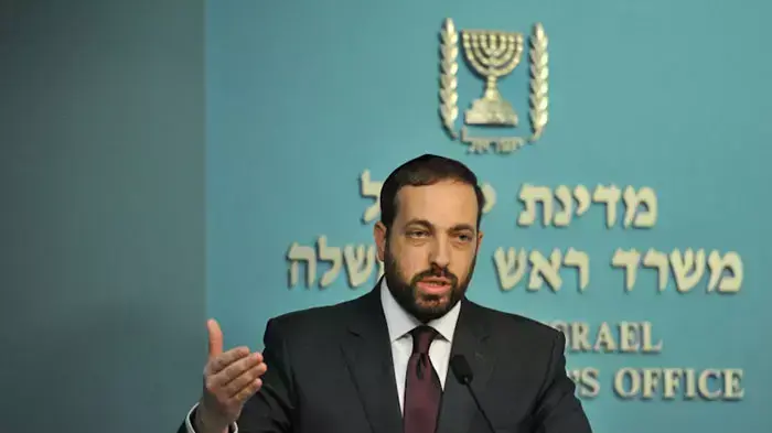 שר הבינוי והשיכון, אריאל אטיאס במסיבת עיתונאים לפתרון הדיור, יולי 2011
