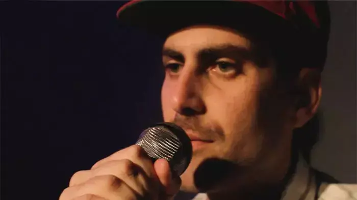 אד טרנר מבצעים נושאי המגבעת ב-HD