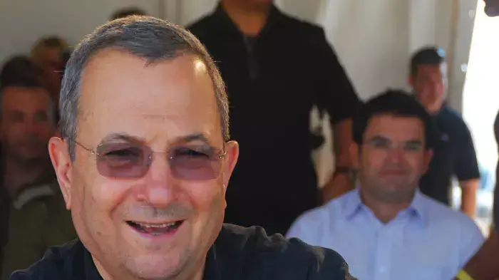 אהוד ברק בסיור בפרויקט פינוי מחנות צה"ל לנגב, אוגוסט 2011