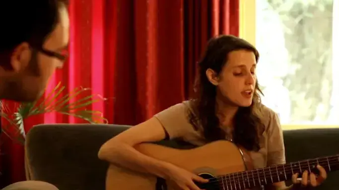 דניאלה ובן ספקטור בסרט "Far Away"