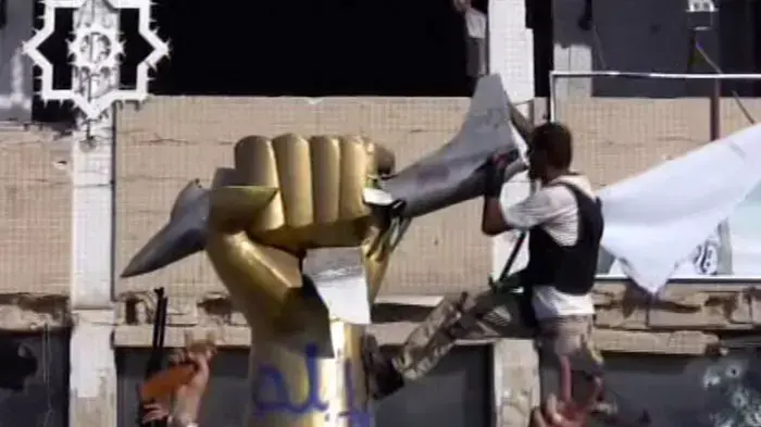 דאפי במנוסה: "נמשיך להילחם עוד שנים" דאפי במנוסה: "נמשיך להילחם עוד שנים"