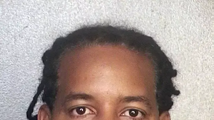 שחקן הבייסבול מני רמירז לאחר שנעצר