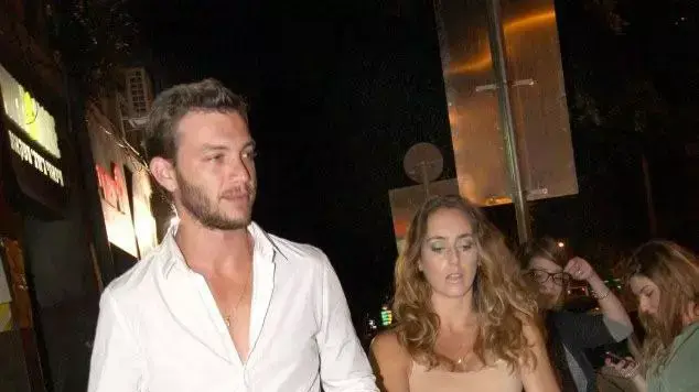 עוז זהבי וחברתו