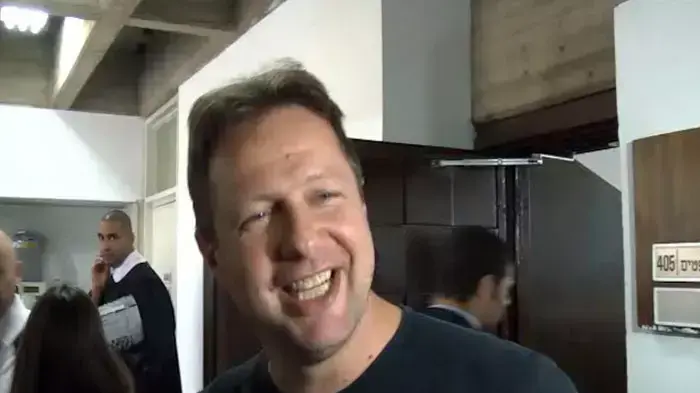 שנות מאסר לאלי רייפמן שהורשע בזיוף מסמכים