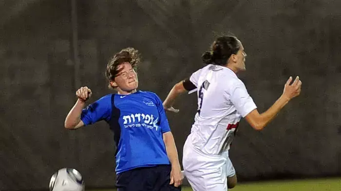 מיכל לביא שחקנית אס"א תל אביב מול אליזבטה טונה שחקנית טורס