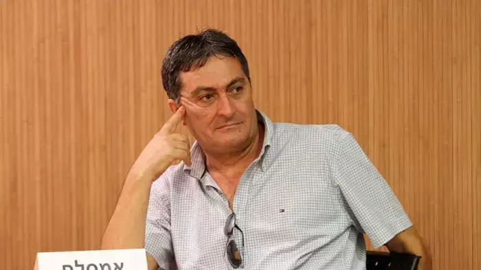 מוטי אמסלם מנהל מ.כ. הבקעה