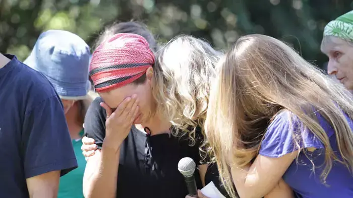 חנן פורת הובא למנוחות: "היית איש של אהבה" חנן פורת הובא למנוחות: "היית איש של אהבה"