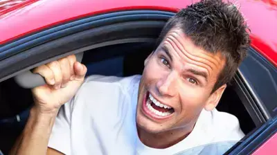 בחור משתגע עם רכב
