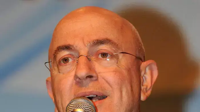 יואל אסתרון עורך כלכליסט בכנס אילת לעיתונות 2011, נובמבר 2011 יואל אסתרון עורך כלכליסט בכנס אילת לעיתונות 2011, נובמבר 2011