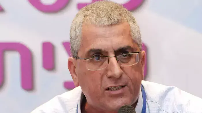 מנשה סמירה