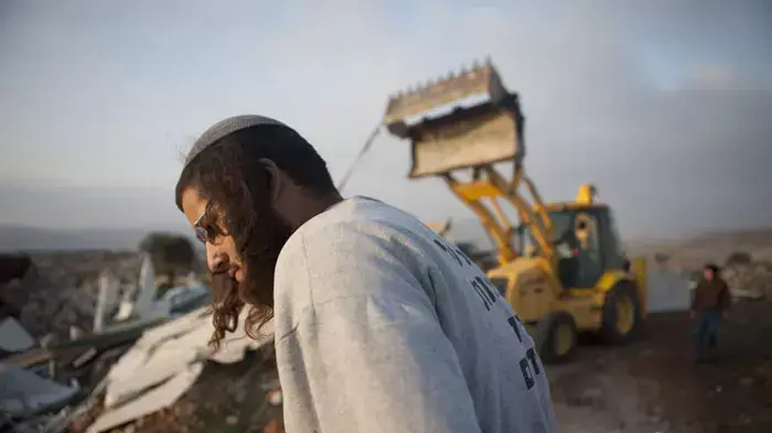 שני מבנים נהרסו במאחז מצפה יצהר שני מבנים נהרסו במאחז מצפה יצהר