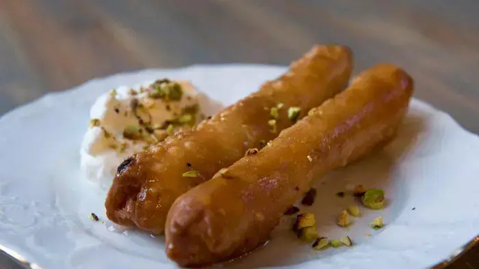 עטייף ריקוטה ממולא פיסטוקים ודבש