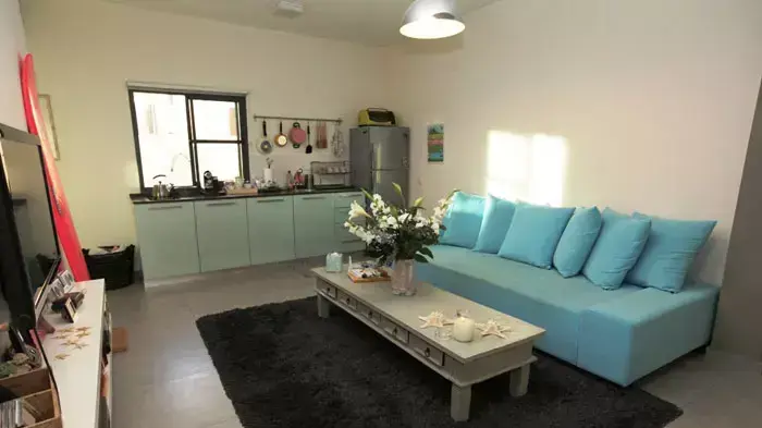 חדר משלהם  דירה ברחוב החלוצים, תל אביב
