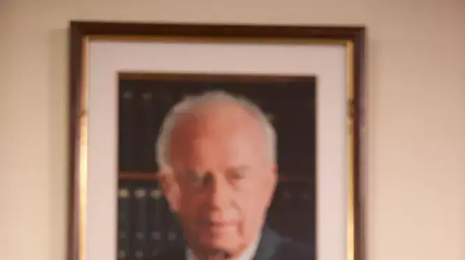 נועם שליט ושלי חיימוביץ, בבית מפלגת העבודה, אחרי ששליט הודיע על התמודדותו על כסא ברשימת העבודה, ינואר 2012