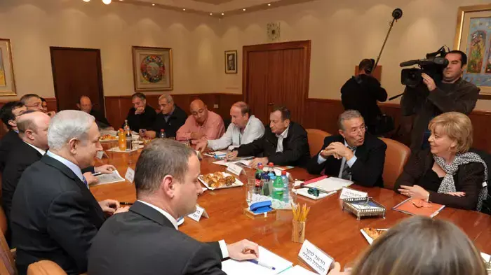 בנימים נתניהו ושלמה בוחבוט במפגש ראשי הערים והמועצות בירושלים, ינואר 2012