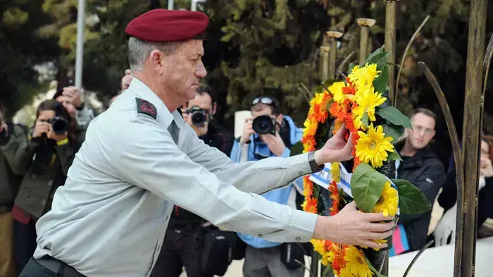 הרמטכ"ל בני גנץ, בטקס האזכרה הממלכתי לחללי הצוללת אח"י 'דקר, ינואר 2012