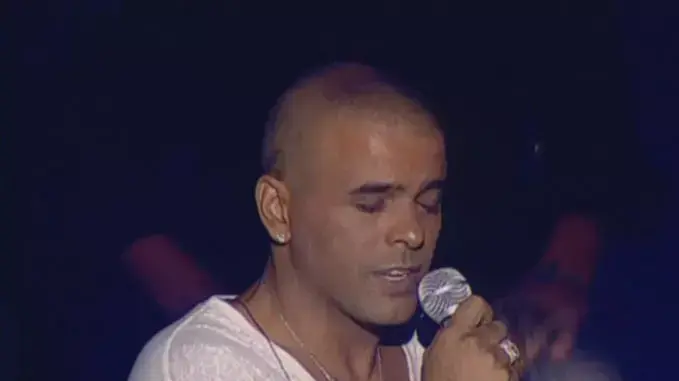אייל גולן בהופעה אייל גולן בהופעה
