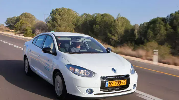 המכונית החשמלית של בטר פלייס שי אגסי, רנו פלואנס ZE המכונית החשמלית של בטר פלייס שי אגסי, רנו פלואנס ZE