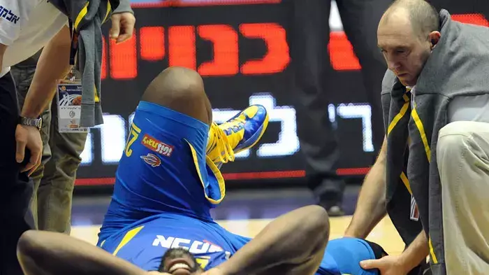 סופוקליס שחורציאניטיס שחקן מכבי תל אביב נפצע