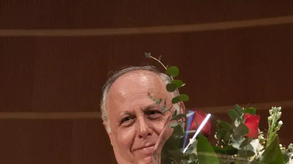 שדר הספורט דני דבורין מקבל את פרס רשות השידור