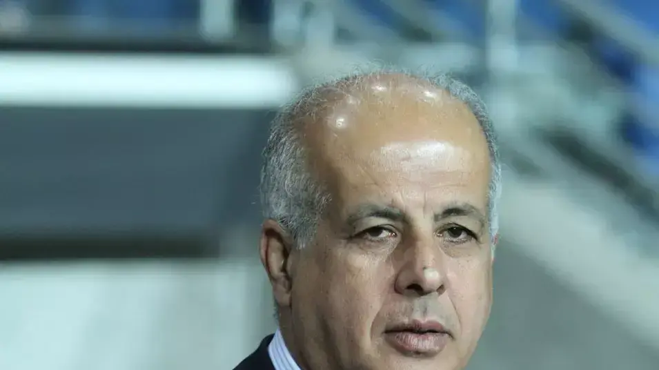 יושב ראש ההתאחדות לכדורגל אבי לוזון