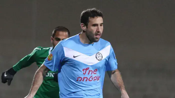 ניקולאס פלצ'וק שחקן הפועל עכו לפני אייל משומר שחקן מכבי חיפה