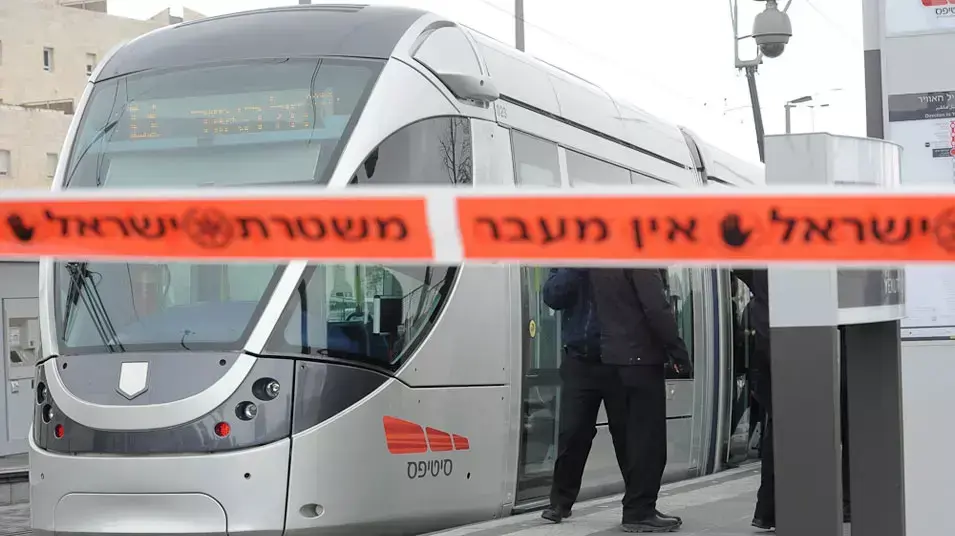 חיילת נדקרה ברכבת הקלה - החשוד נלכד