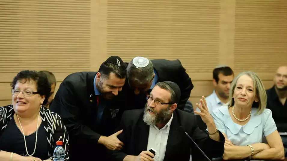 חבר הכנסת משה גפני בוועדת הכנסת אשר התכנסה לדיון על הצעת החוק לפיזור הכנסת, מאי 2012