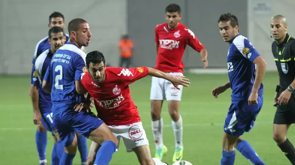 יוסי שבחון שחקן הפועל באר שבע בין שחקני עירוני רמת השרון