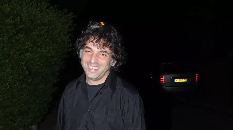 אתגר קרת