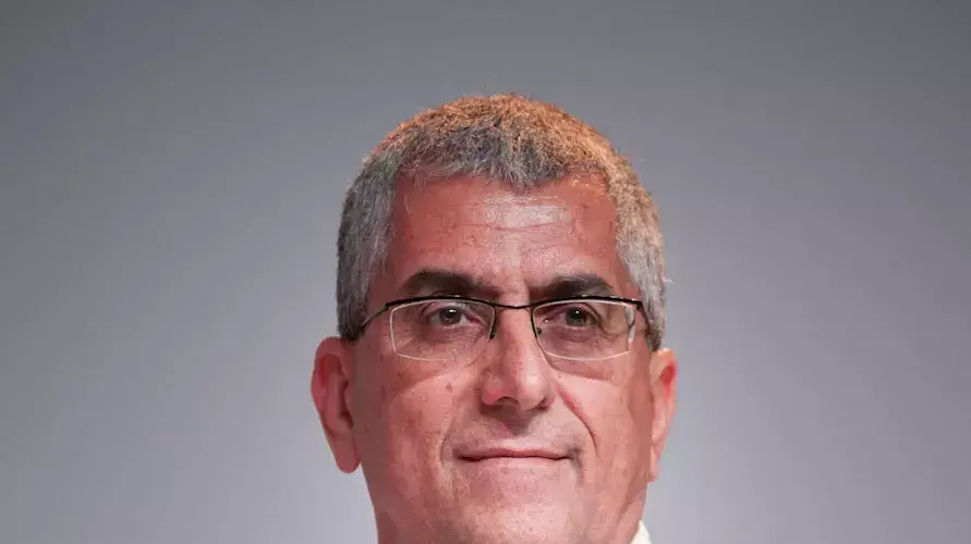 מנשה סמירה