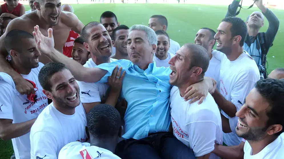 פרדי דוד מאמן הפועל רמת גן בחגיגות העלייה לליגת העל