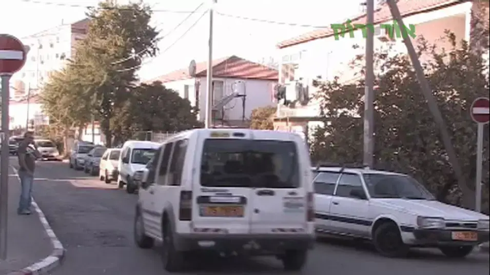 המצלמה הנסתרת של אור ירוק כניסה באין כניסה