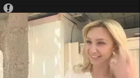 ג'ולייטה בצילומי הסדרה "מחוץ לחוק"