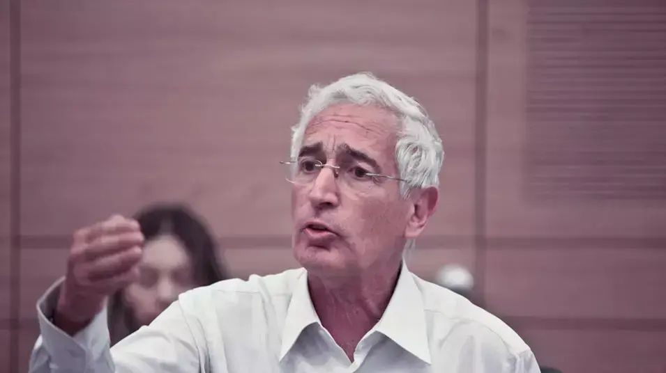 חבר הכנסת שי חרמש בוועדת החוקה, מאי 2012