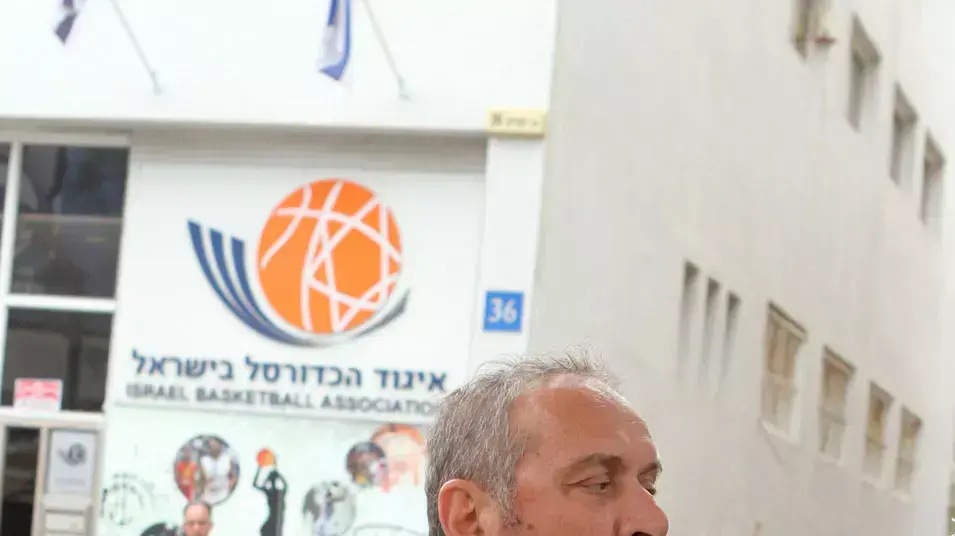 צביקה שרף