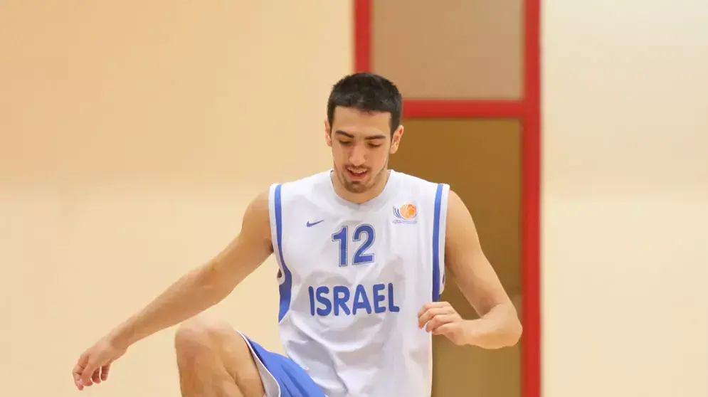 שחקן נבחרת העתודה בר טימור