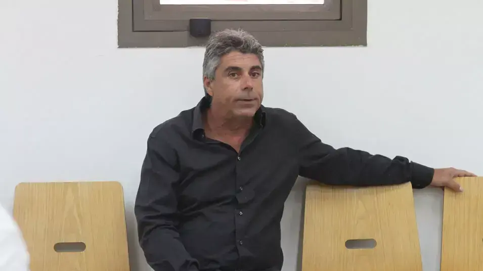 פרוספר אזגי הבעלים של הפועל אשקלון