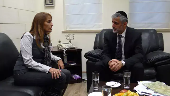 דו"ח השריפה בכרמל: סרטון ההגנה של אלי ישי עלה לרשת
