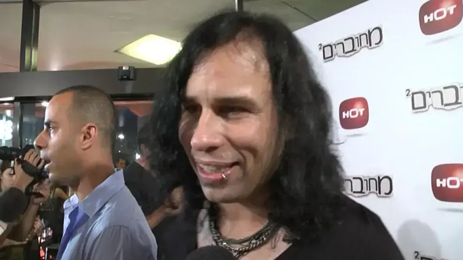 מחוברים