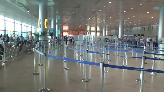 רגע לפני החגים: עובדי נתב"ג פתחו בשביתה פתאומית