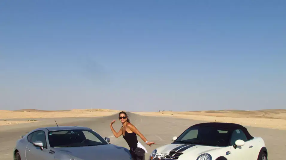 מבחן מיני רודסטר קופר S מול סובארו BRZ של אפרת הופמן