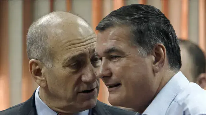 אהוד אולמרט וחיים רמון