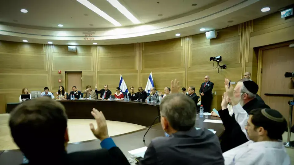 הצבעה בוועדת הכנסת על החוק לפיזור הכנסת